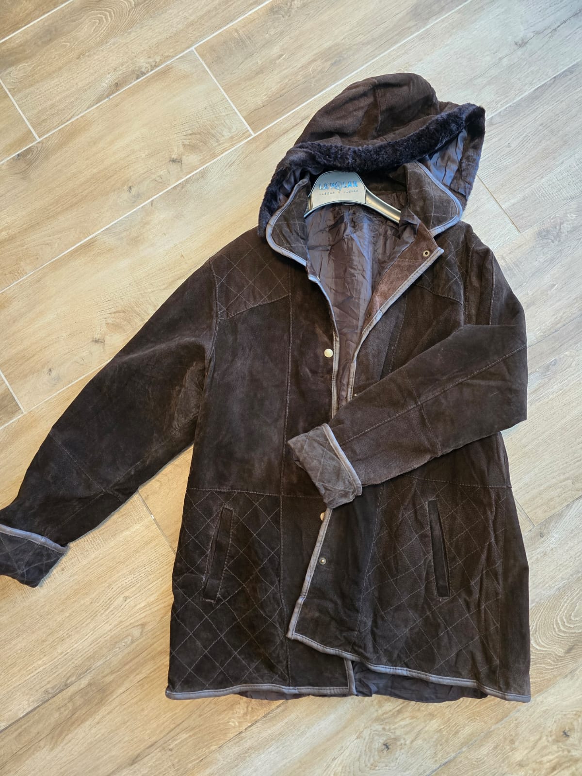 Parka Gamuza Café con Capucha